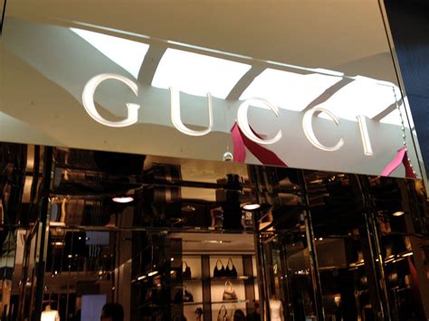 gucci store short hills mall.